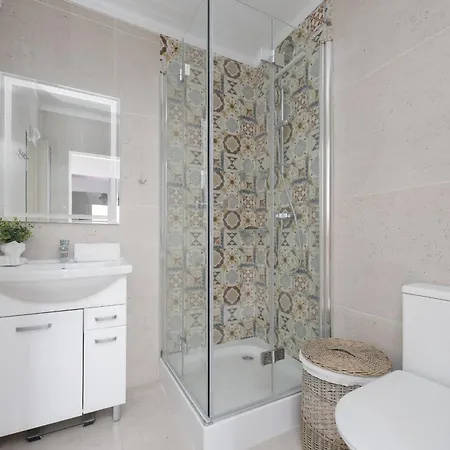 Beautiful For 4 People By Rent Like * 华沙