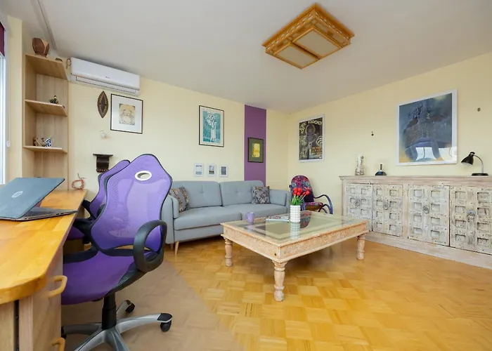 Classic Style - Remote Work By Renters