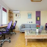 Classic Style - Remote Work By Renters 公寓